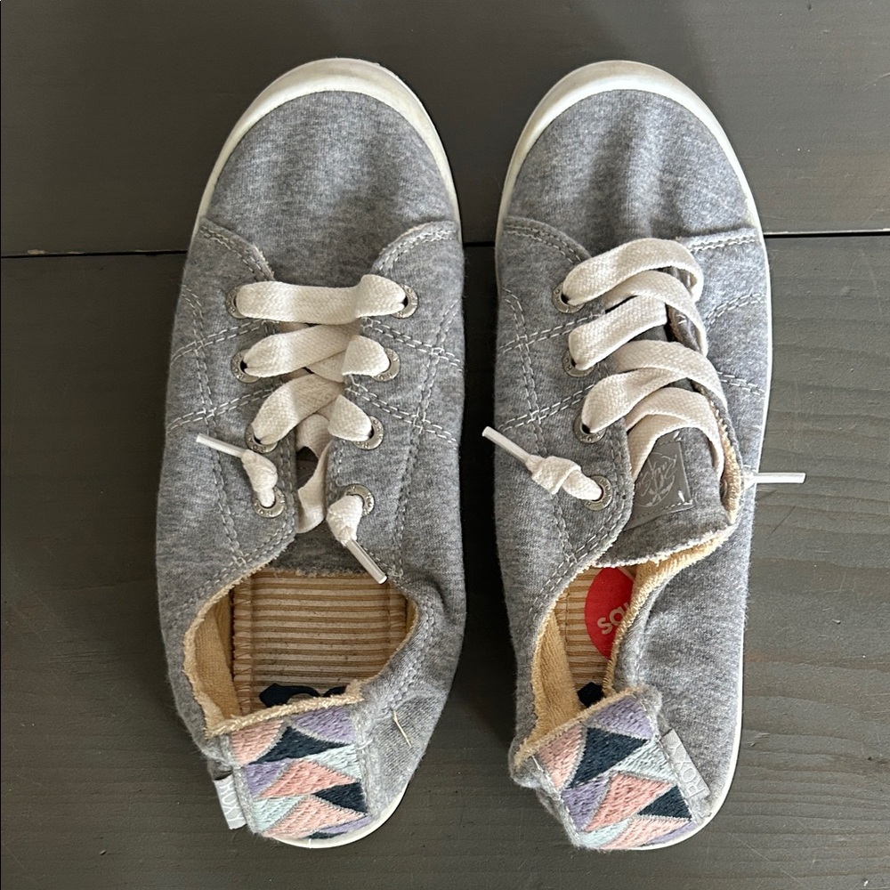 Roxy Gray Sneakers with Patterned Heel